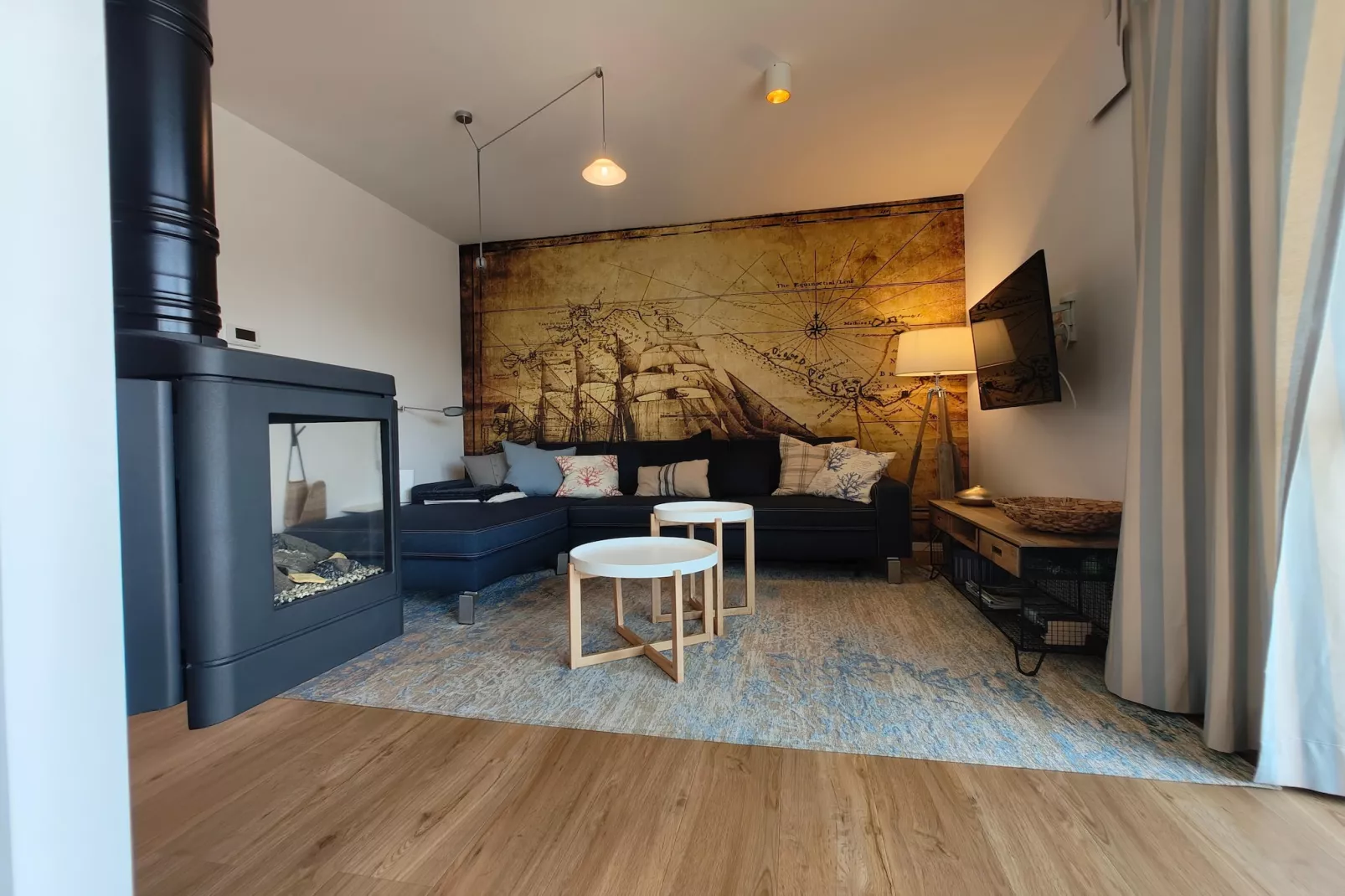 Skipper Apartment 651-Living room