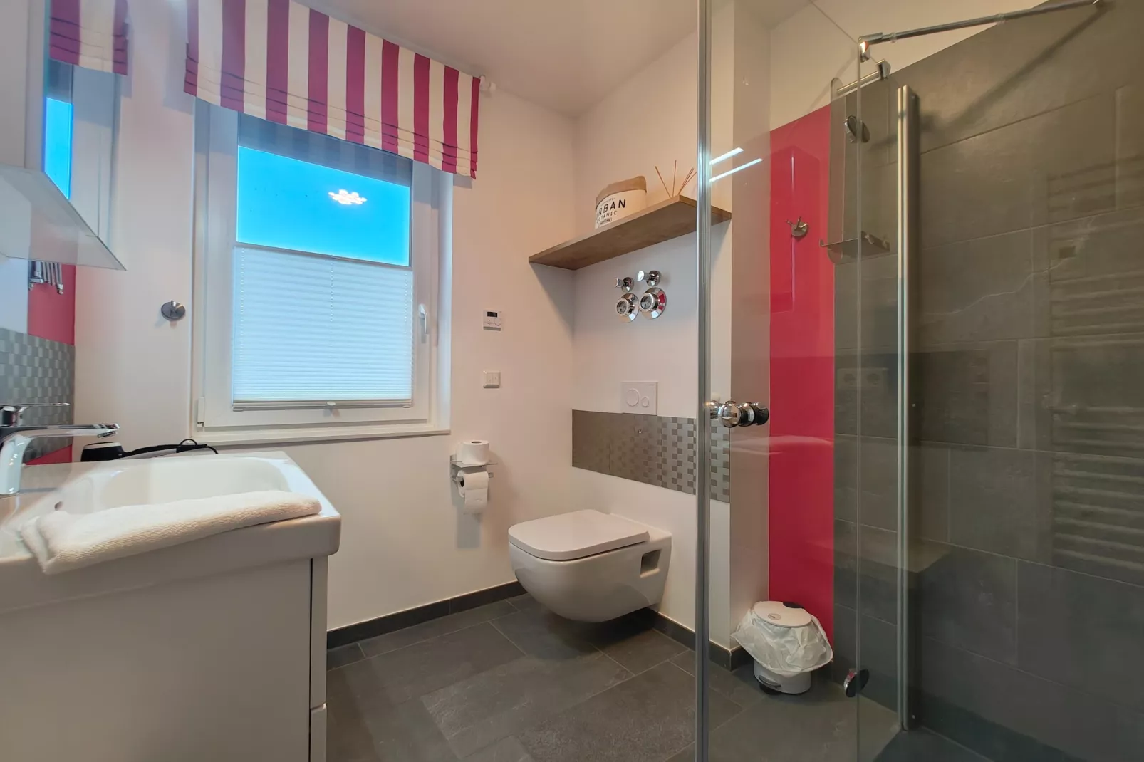 Skipper Apartment 651-Bathroom