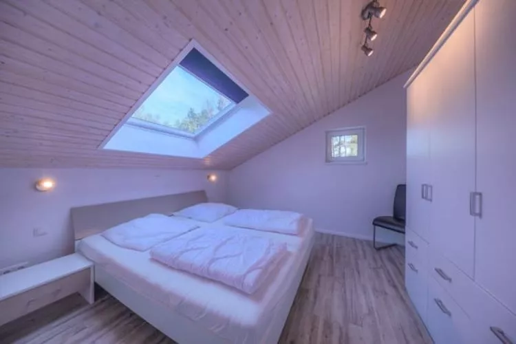 Kondor 253-Bedroom