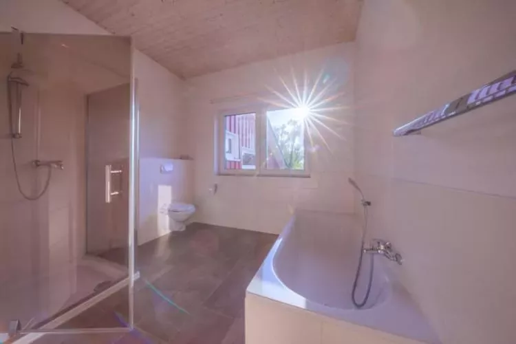 Kondor 253-Bathroom