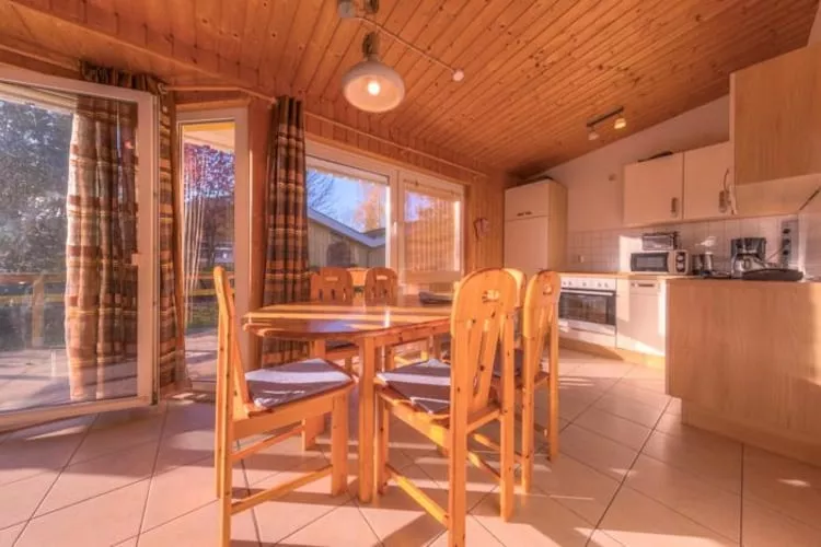 Kormoran 12-Dining room