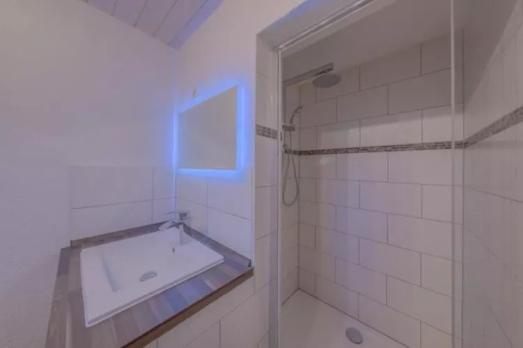 Kormoran 12-Bathroom