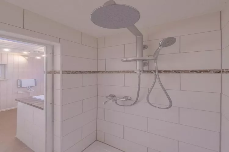 Kormoran 12-Bathroom