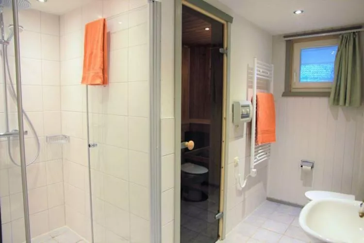 Kranich 243-Badezimmer