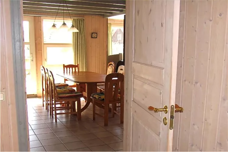 Kranich 244-Dining room