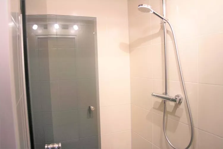 Kranich 244-Bathroom