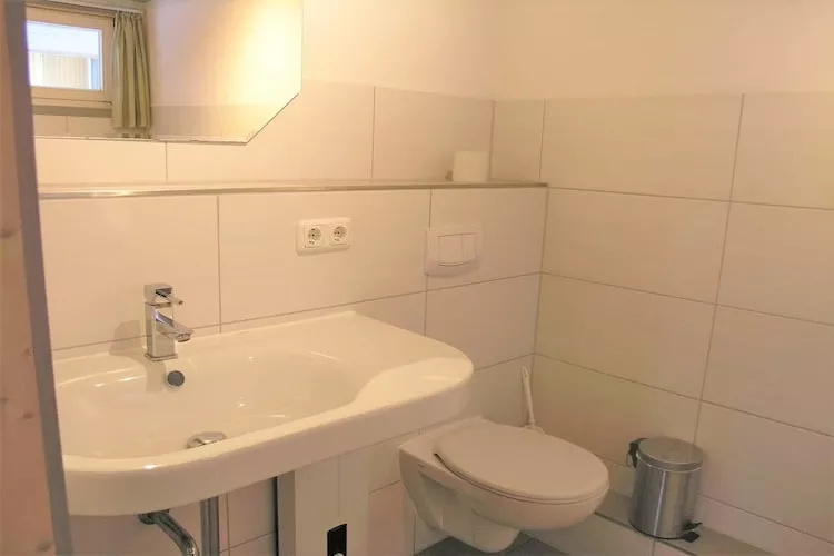 Kranich 244-Bathroom