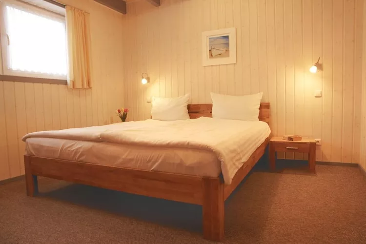 Schwan 290-Bedroom
