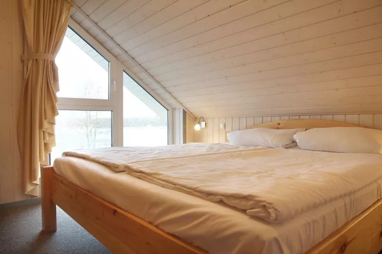 Schwan 290-Bedroom
