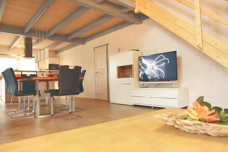 Schwan 291-Dining room