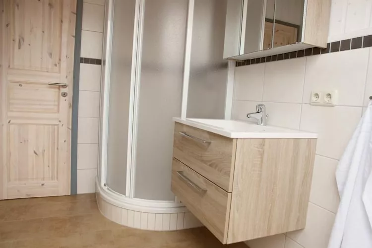 Schwan 291-Bathroom