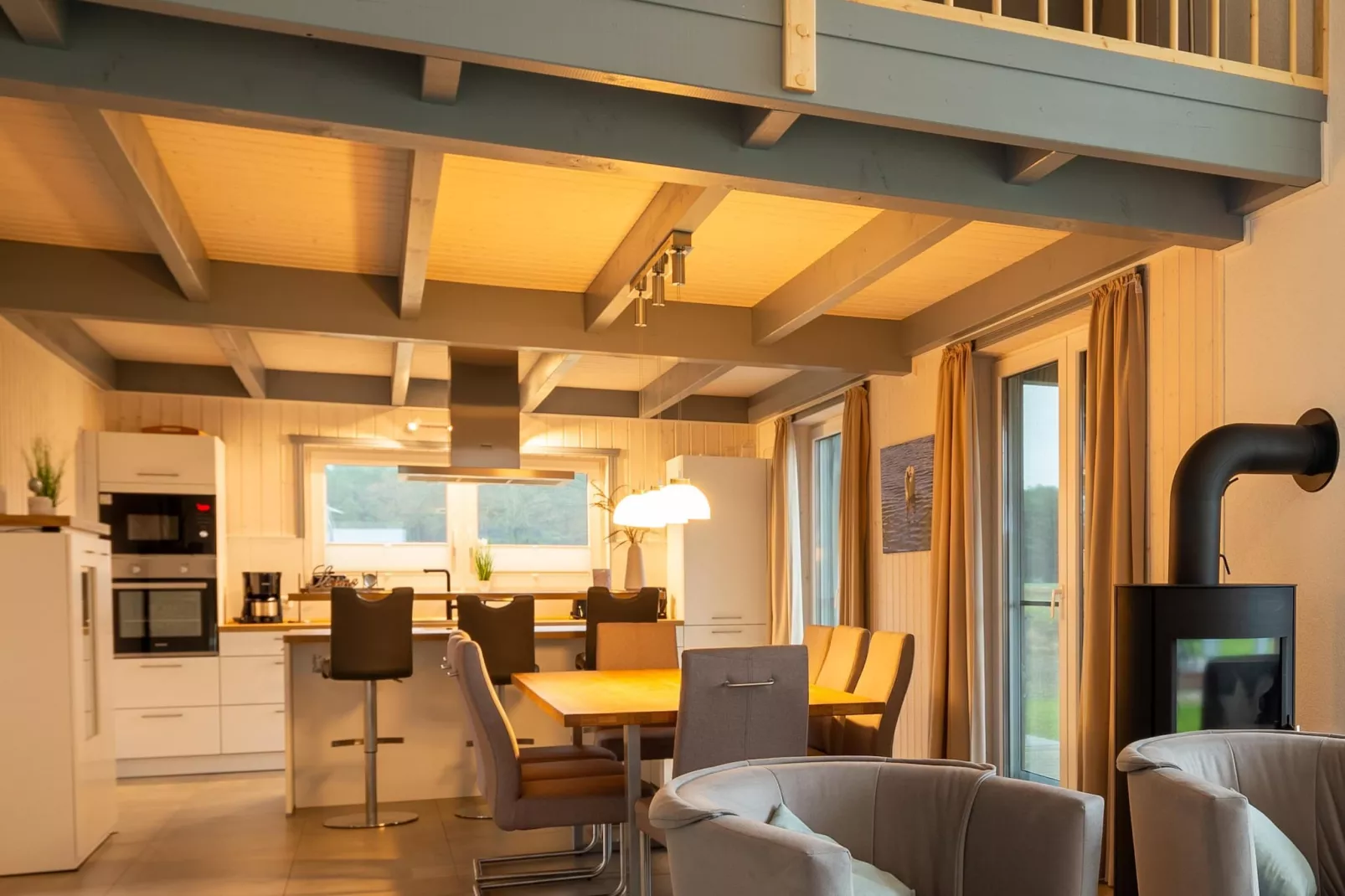 Schwan 307-Dining room