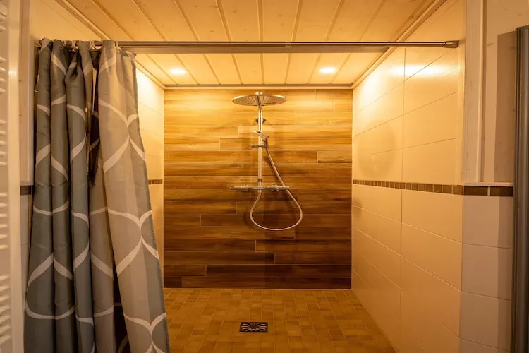 Schwan 307-Bathroom