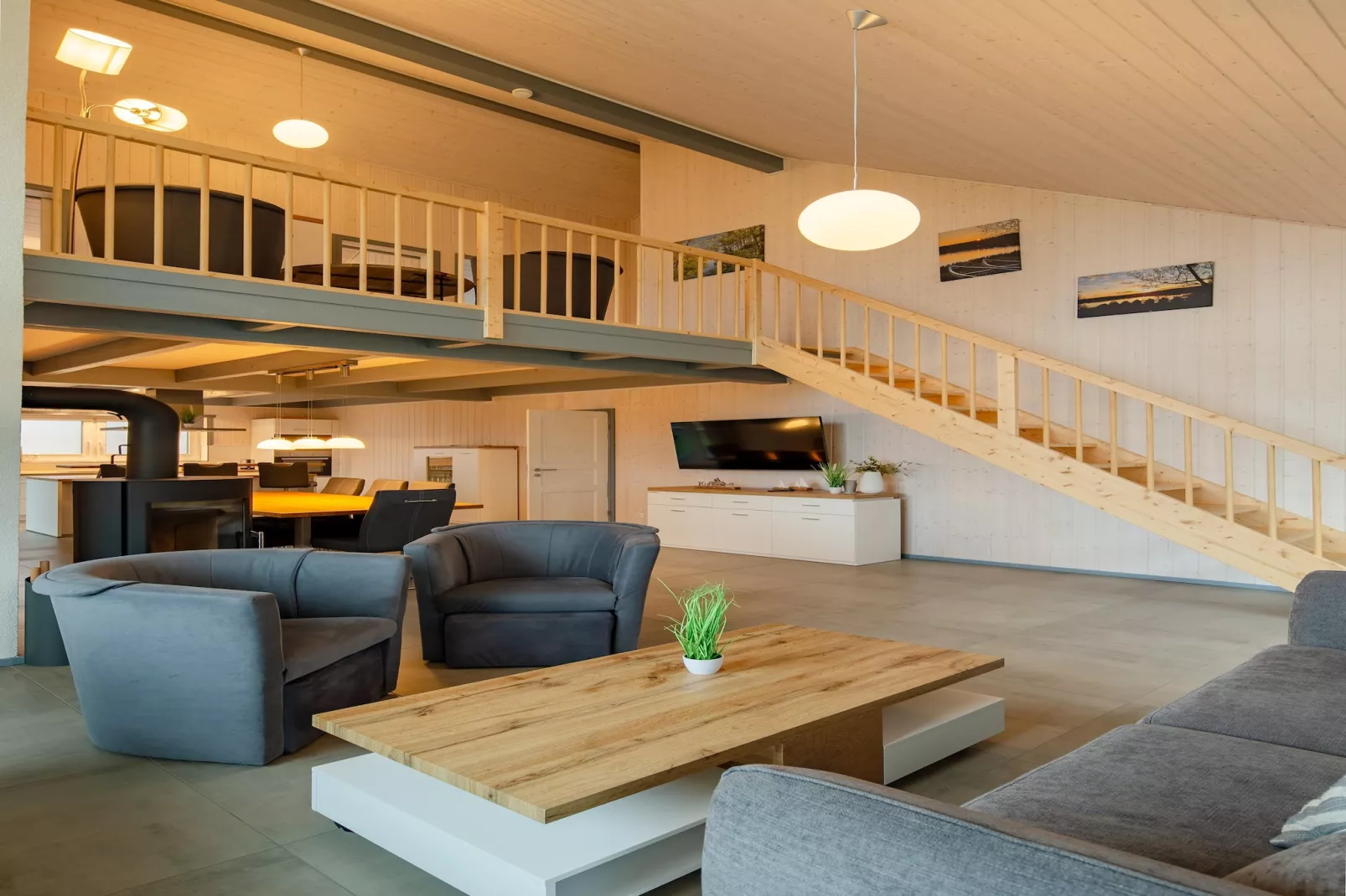 Schwan 308-Living room