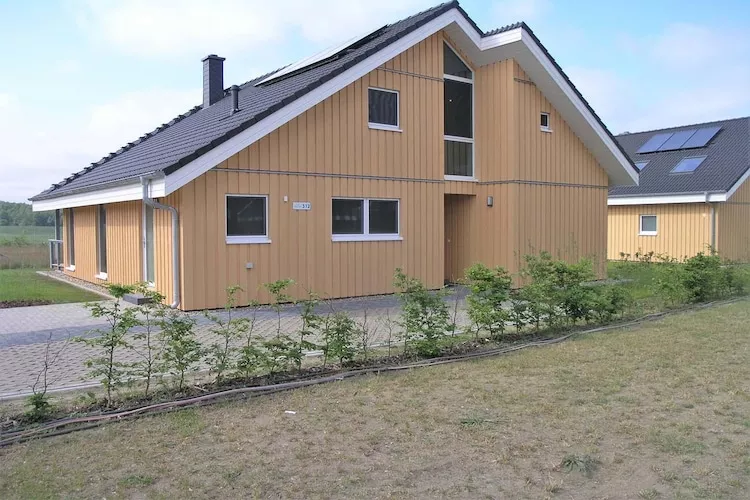 Schwan 312-Exterior summer