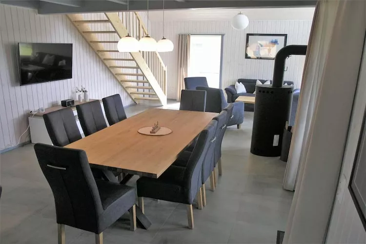 Schwan 312-Dining room