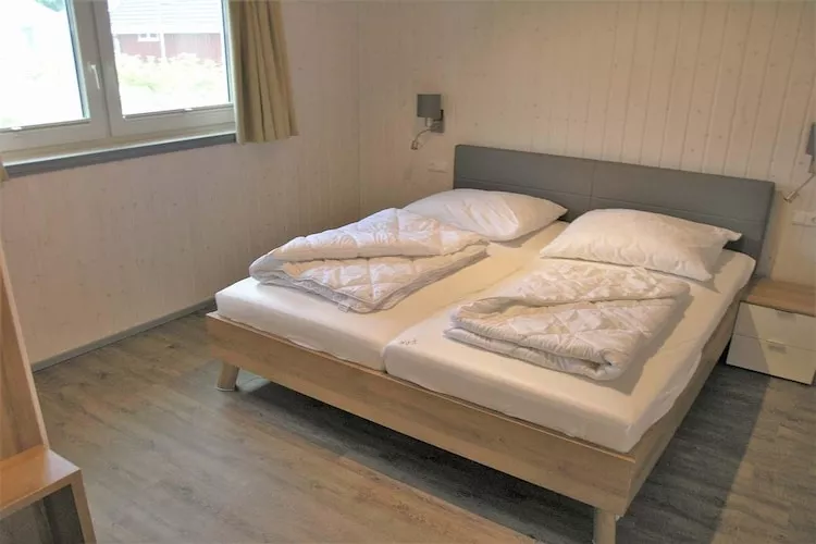 Schwan 312-Bedroom