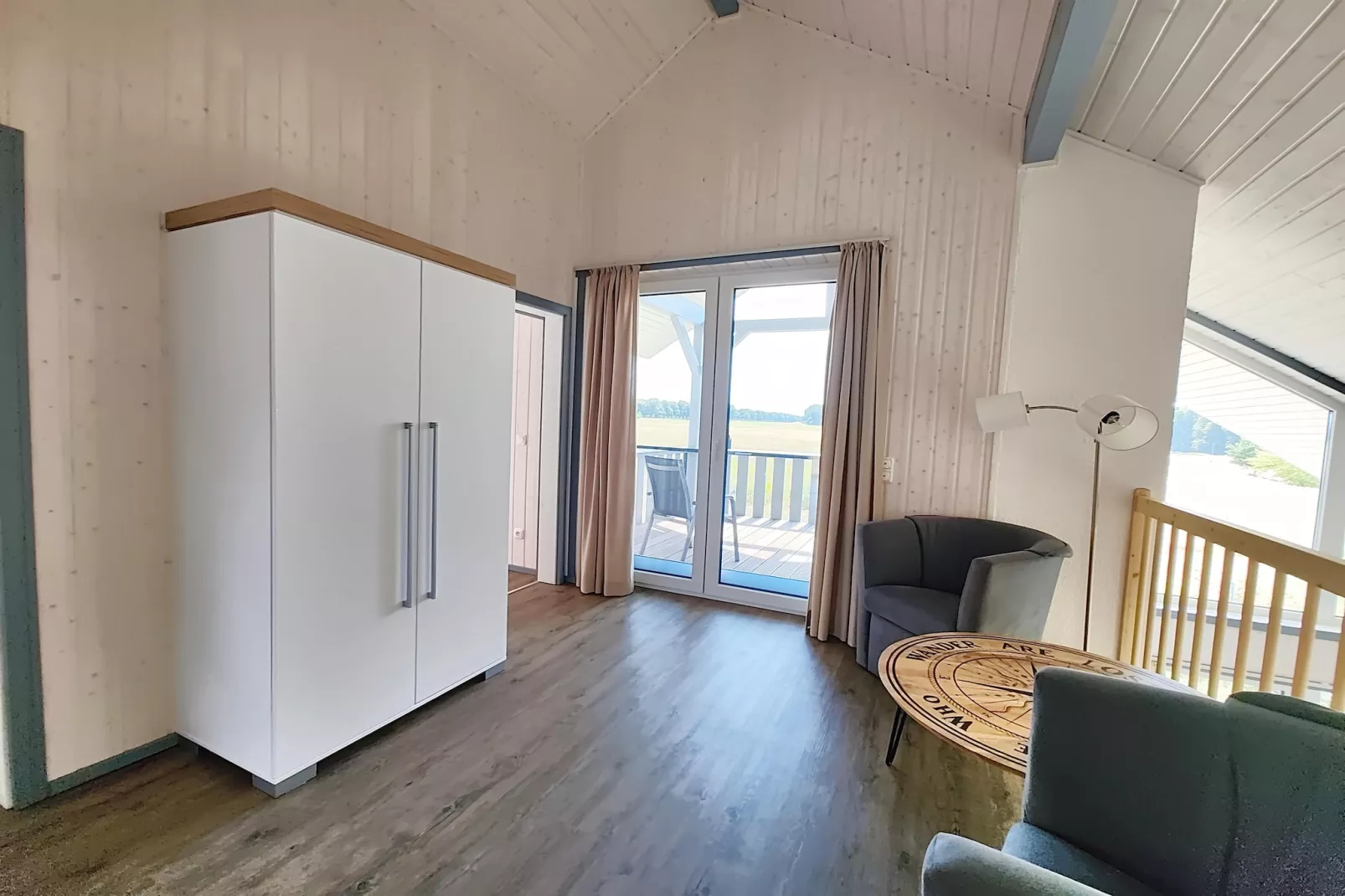 Schwan 315-Indoor