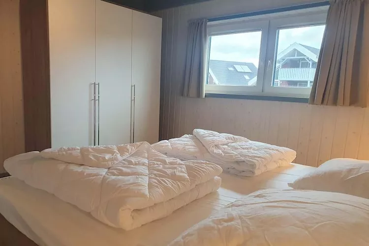 Schwan 316-Bedroom