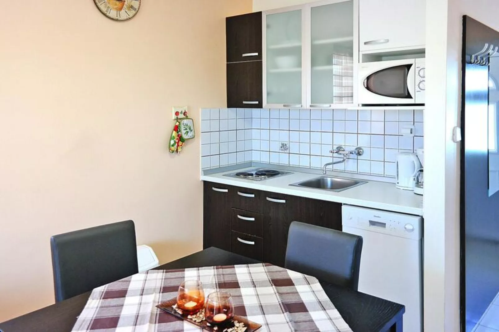 Apartments Lug Privlaka-A4 ca 40 qm with max 4 persons-Kitchen