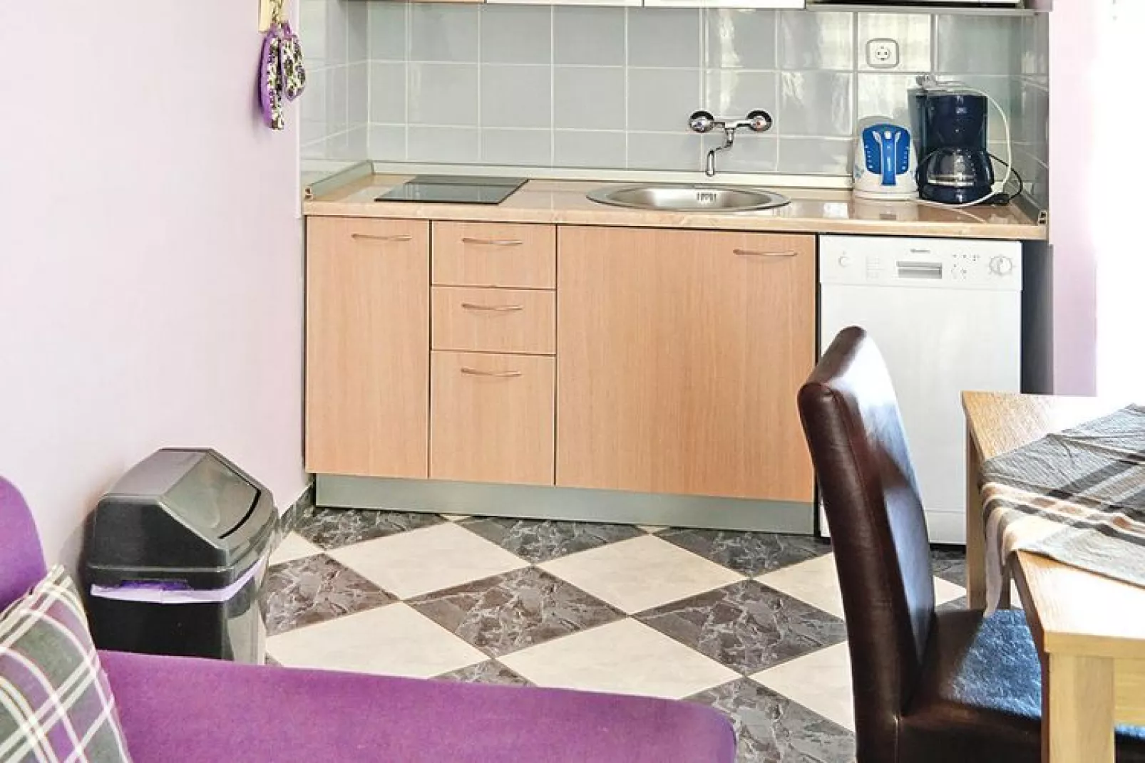 Apartments Lug Privlaka-A4 ca 40 qm with max 4 persons-Kitchen