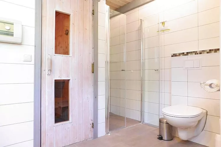 FH Wildgans Comfort mit Sauna & Kaminofen 81 qm 74-Bathroom