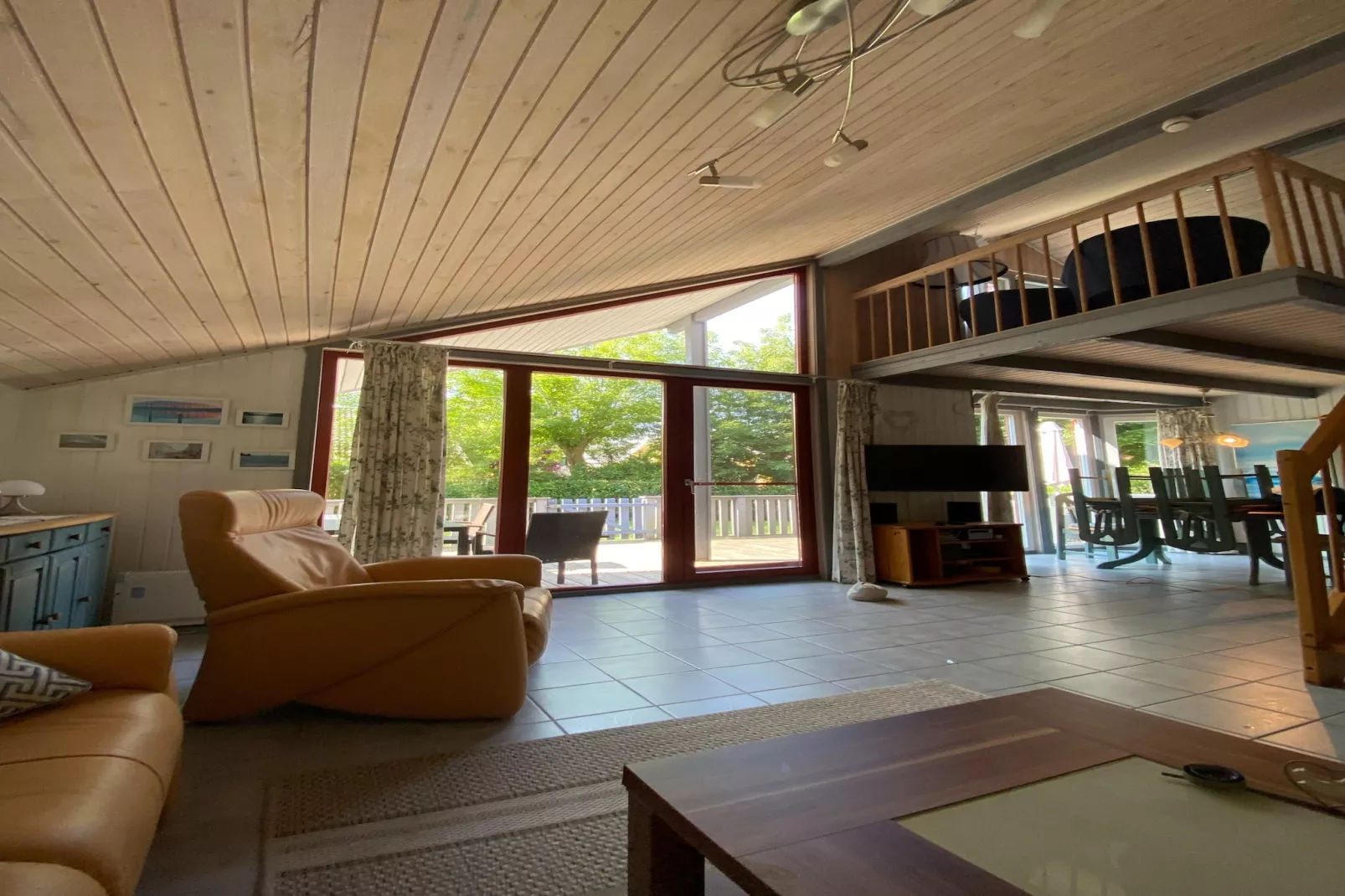FH Wildgans Comfort mit Sauna & Kaminofen 81 qm 85-Dining room