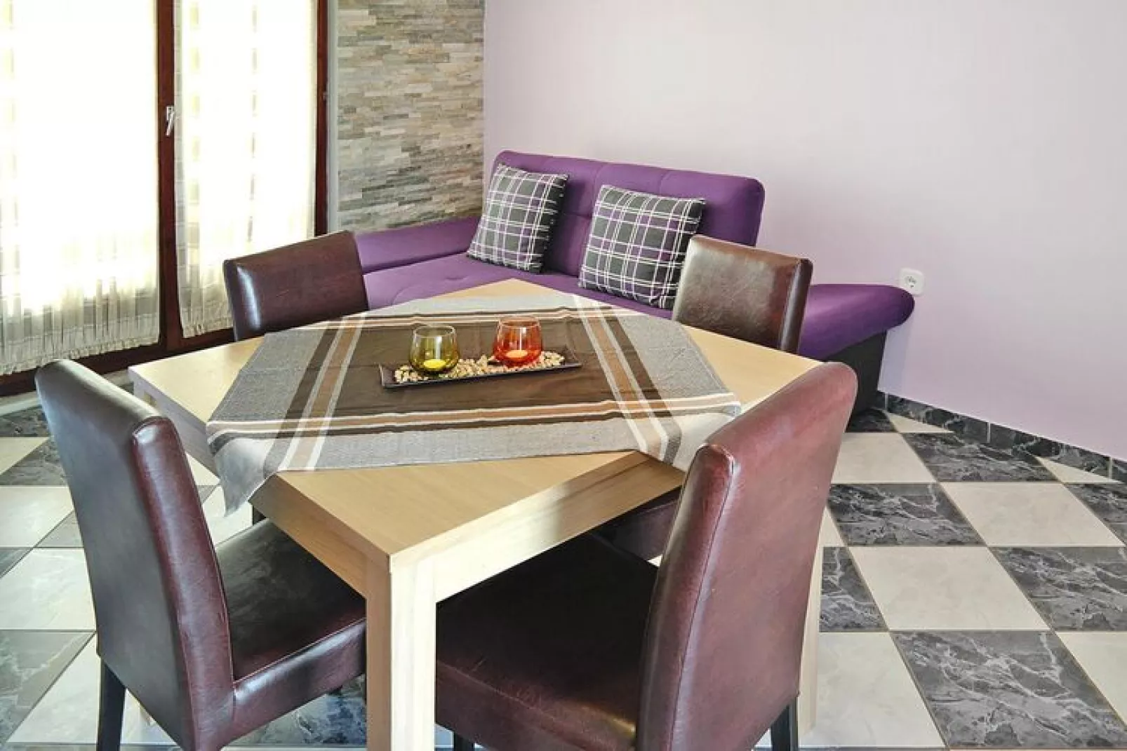 Apartments Lug Privlaka A4 plus1 ca 40 qm  with 5 persons-Living room