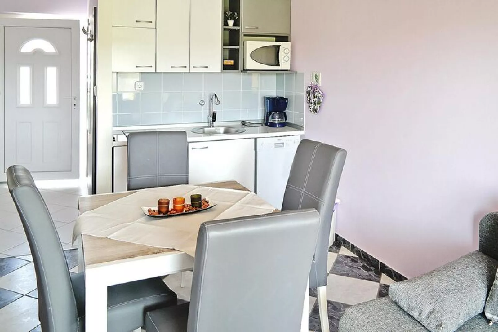 Apartments Lug Privlaka A4 plus1 ca 40 qm  with 5 persons-Kitchen