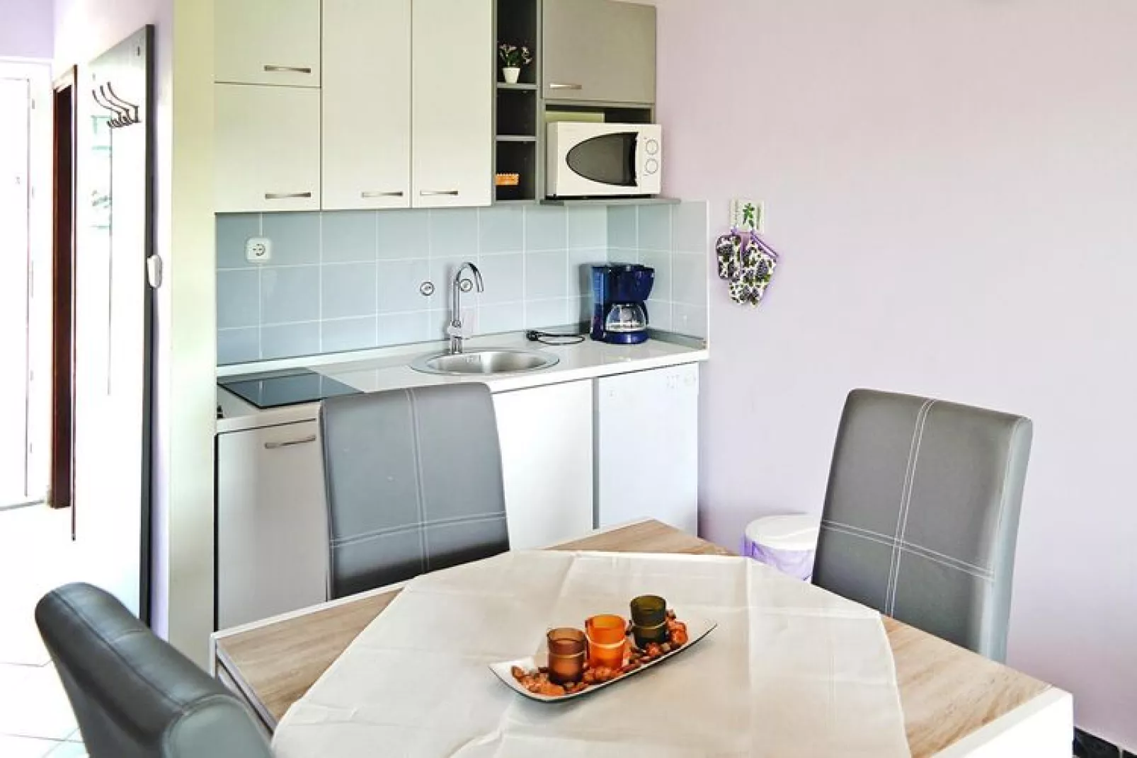 Apartments Lug Privlaka A4 plus1 ca 40 qm  with 5 persons-Kitchen