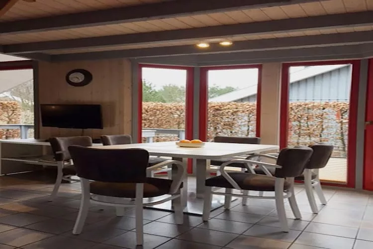 FH Wildgans Comfort mit Sauna & Kaminofen 81 qm 156-Salle à manger