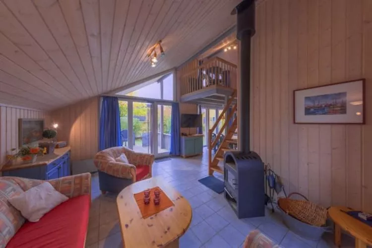 FH Wildgans Comfort mit Sauna & Kaminofen 81 qm 177-Living room