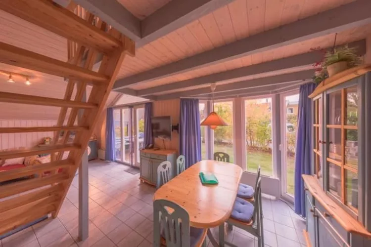 FH Wildgans Comfort mit Sauna & Kaminofen 81 qm 177-Dining room