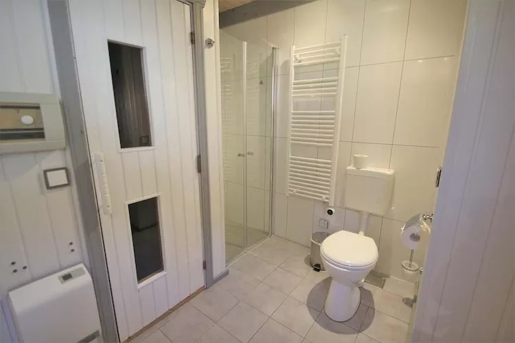 FH Wildgans Comfort Nr 204-Bathroom