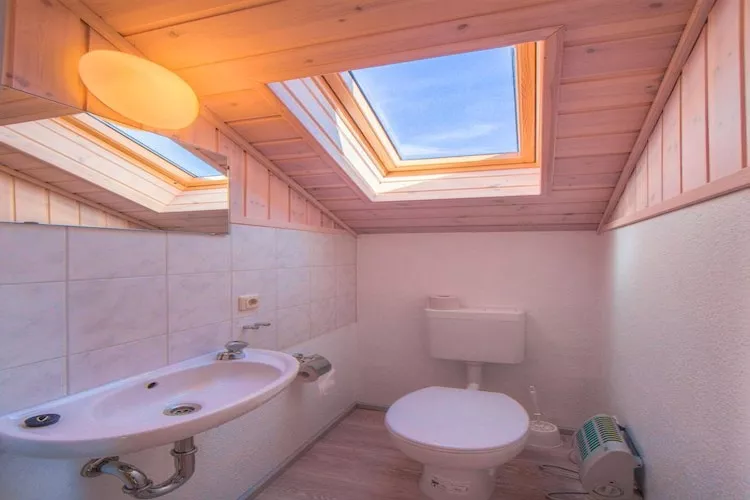 FH Wildgans Comfort Nr 202-Bathroom