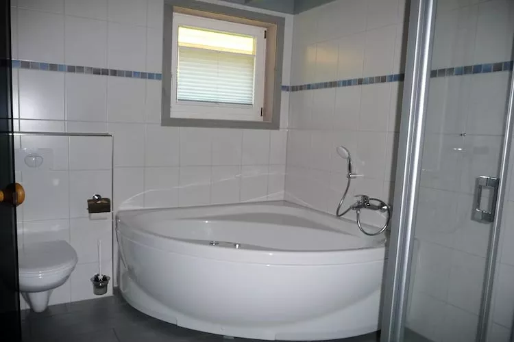 FH Wildgans Comfort Nr 13a-Bathroom