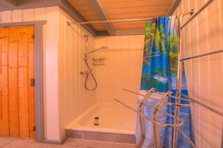 FH Wildgans Comfort Nr 195-Bathroom