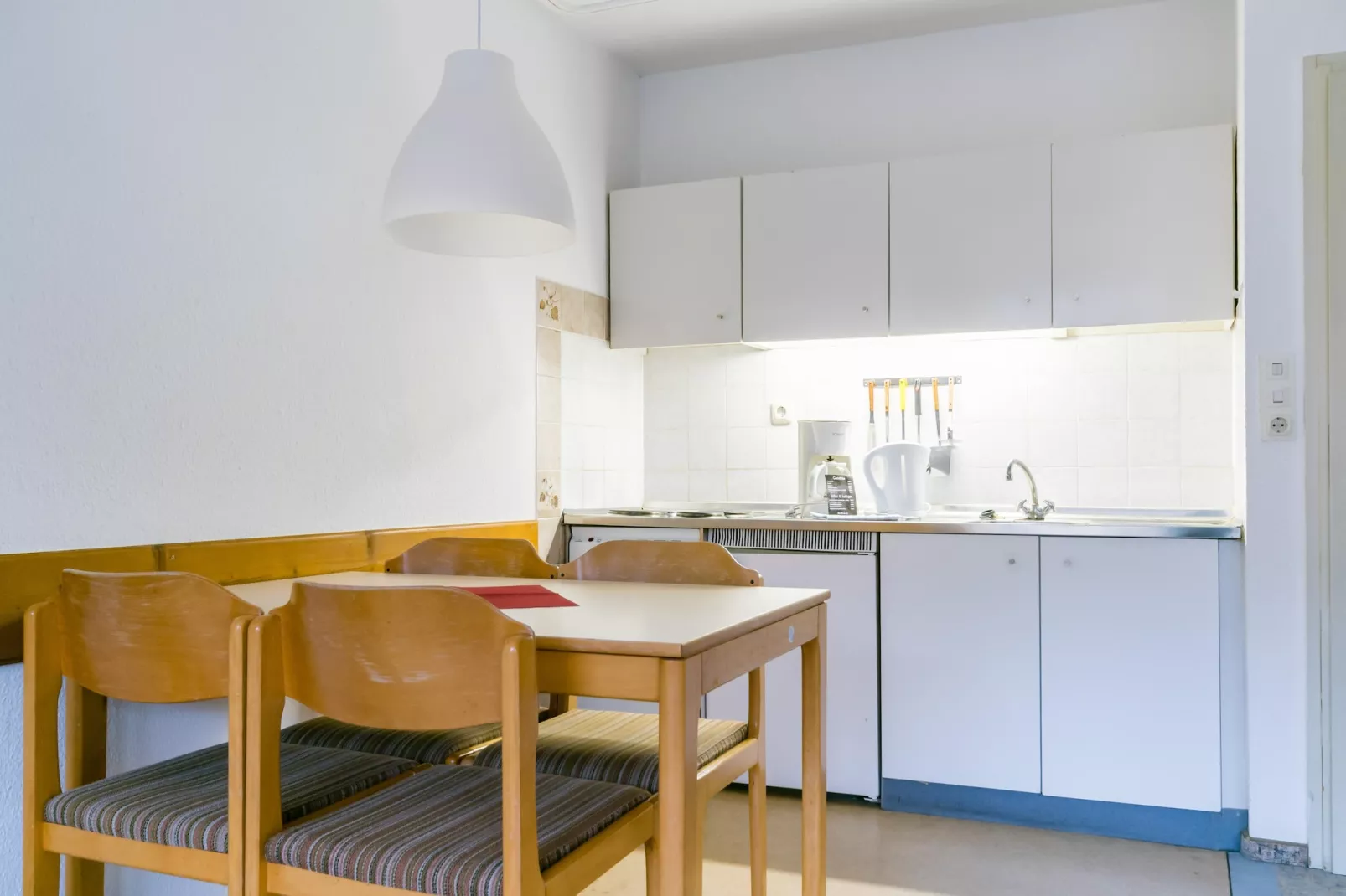 Economy Twin-Apartment-2024 2E2K-Dining room