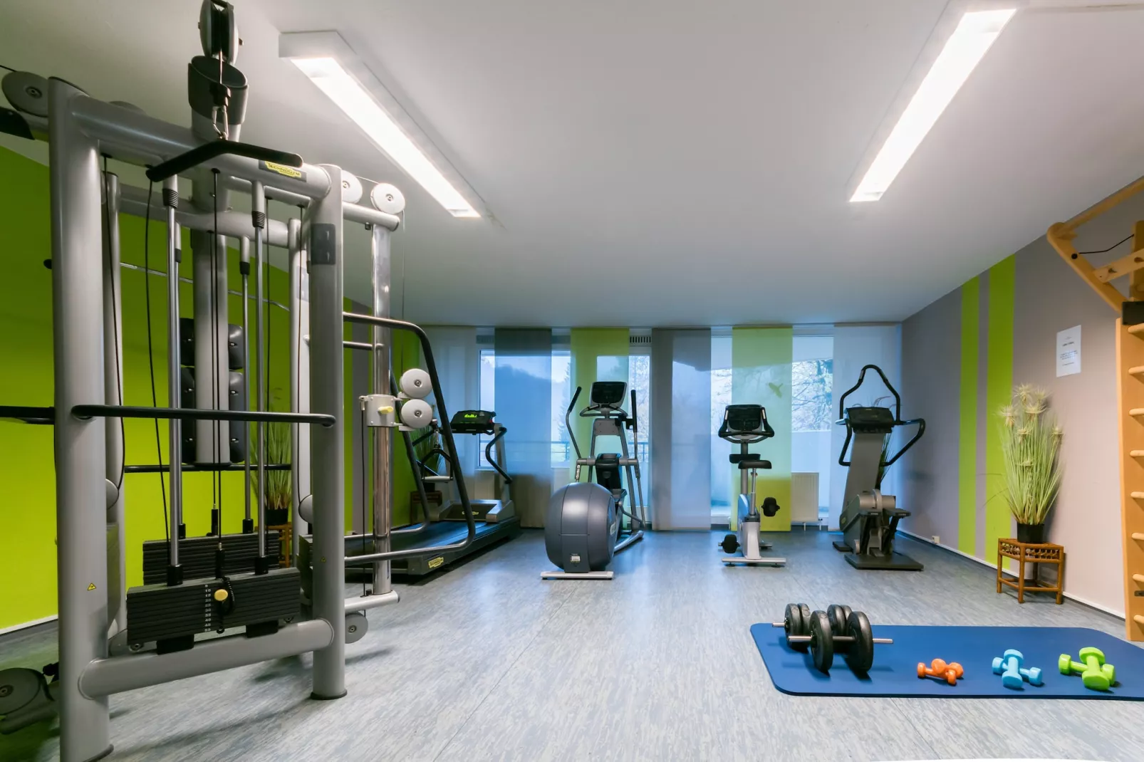 Economy Twin-Apartment-2024 2E2K-Gym