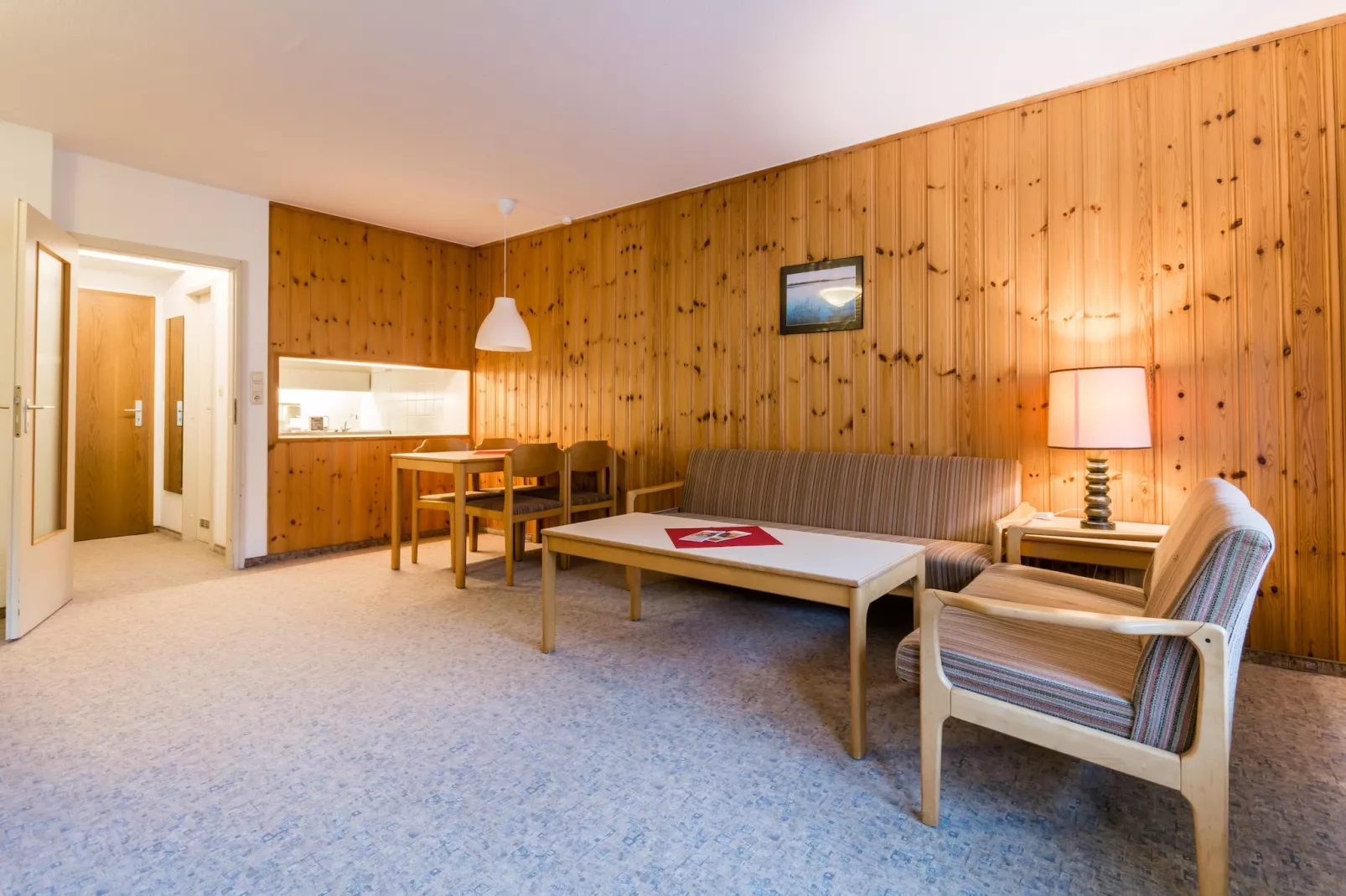 Economy Familien-Apartment-2024 - 2E2K-Living room