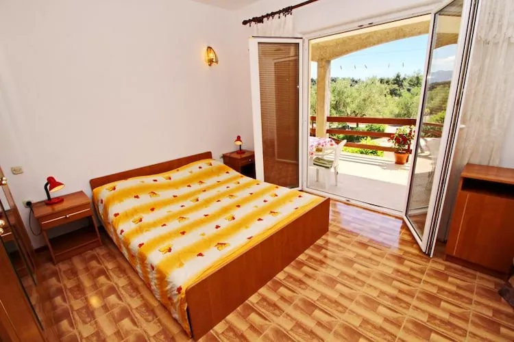 Apartments Veselka, Lumbarda - One Bedroom Apartment with Terrace and Garden View (Apt 1)-Bedroom