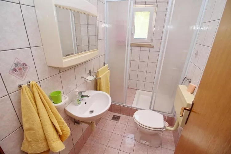 Apartments Veselka, Lumbarda  - Two Bedroom Apartment with Terrace and Sea View (Apt 3)-Salle de bain
