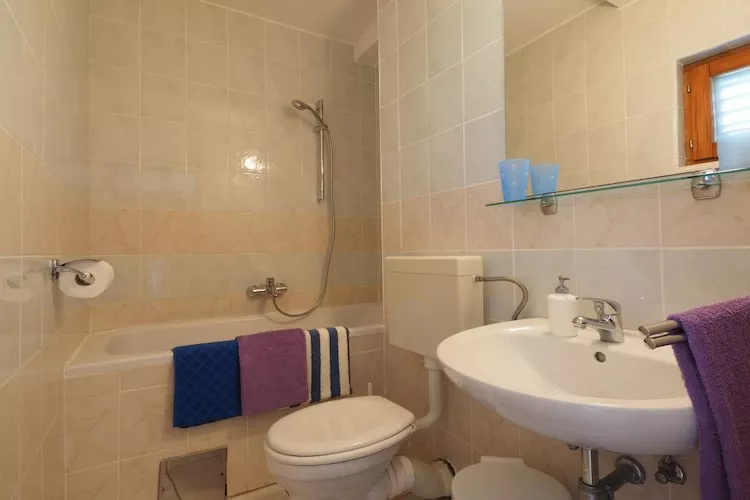 Apartments & Room Eva Slano - Two Bedroom Apartment with Terrace and Sea View (Veliki)-Badezimmer