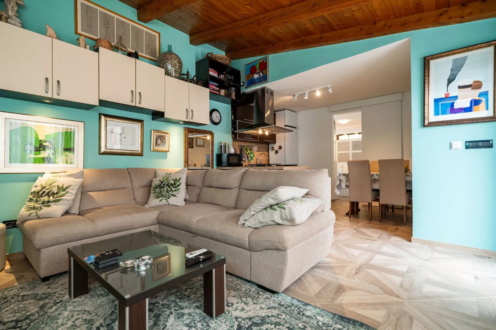 Apartment & Room Sunset Beach - One Bedroom Apartment with Terrace and Garden View-Living room