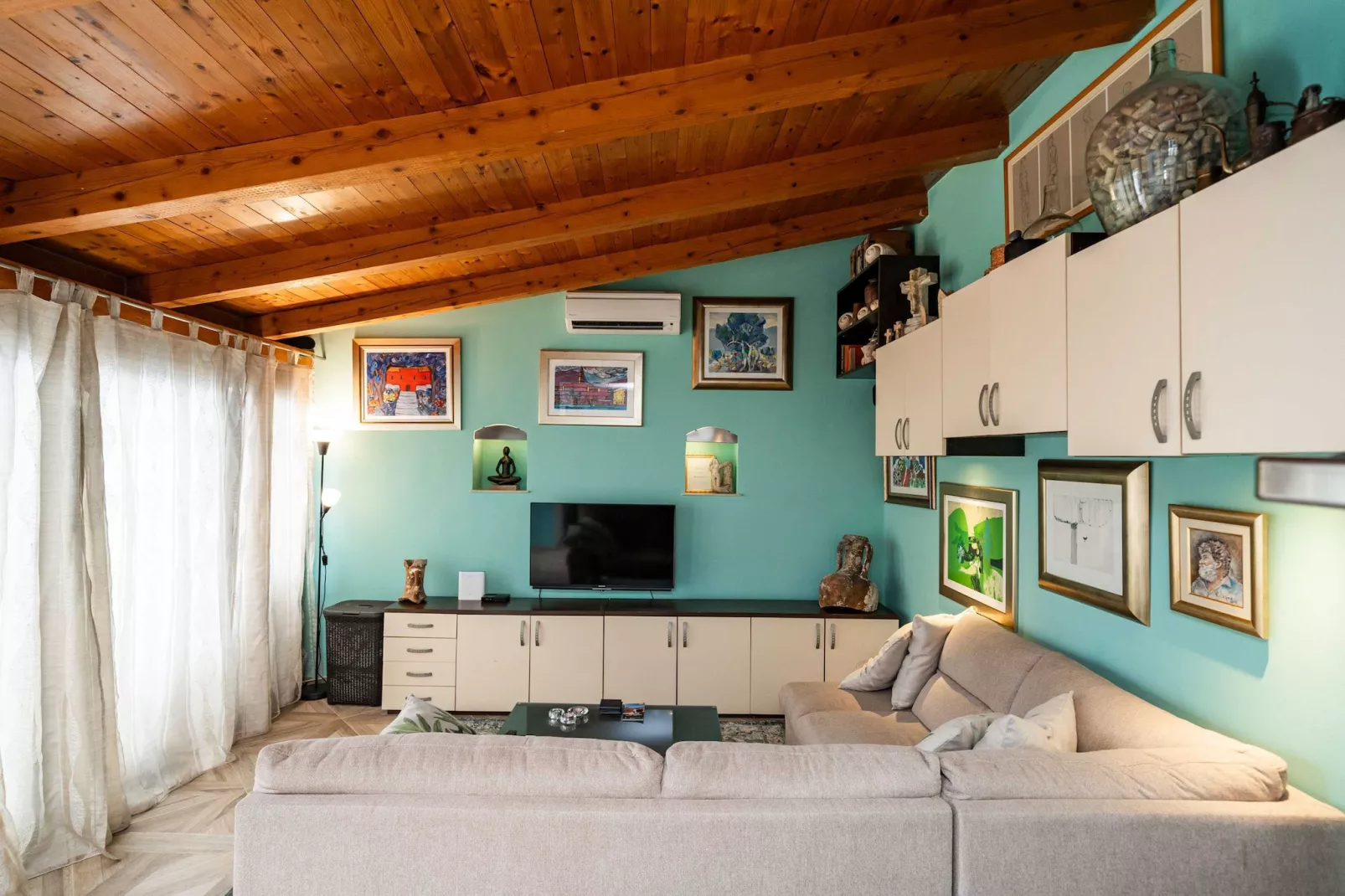 Apartment & Room Sunset Beach - One Bedroom Apartment with Terrace and Garden View-Living room
