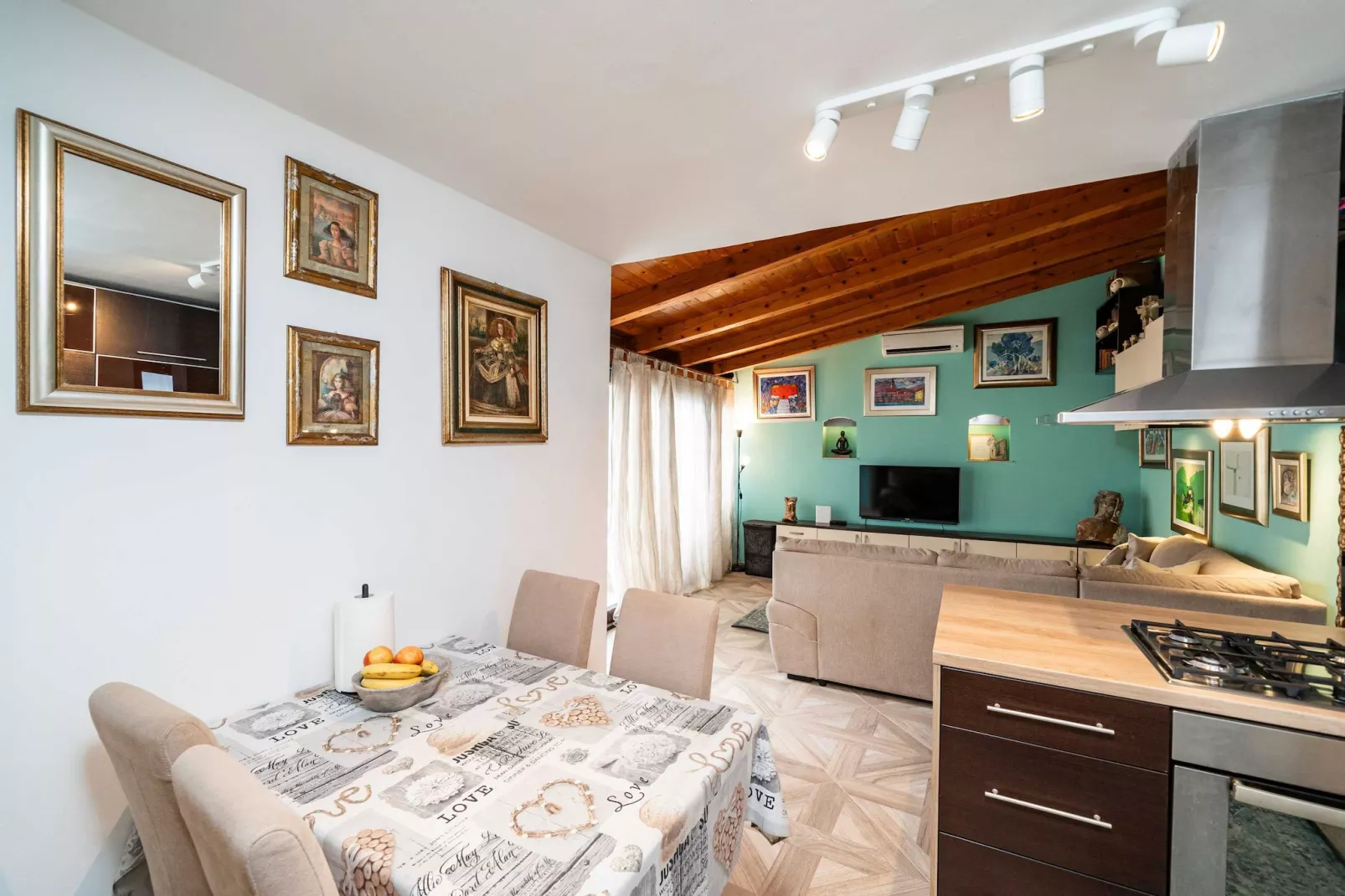 Apartment & Room Sunset Beach - One Bedroom Apartment with Terrace and Garden View-Living room