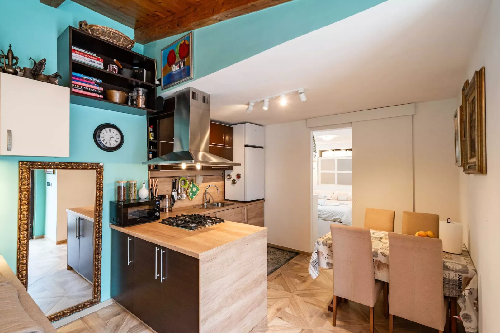 Apartment & Room Sunset Beach - One Bedroom Apartment with Terrace and Garden View-Dining room