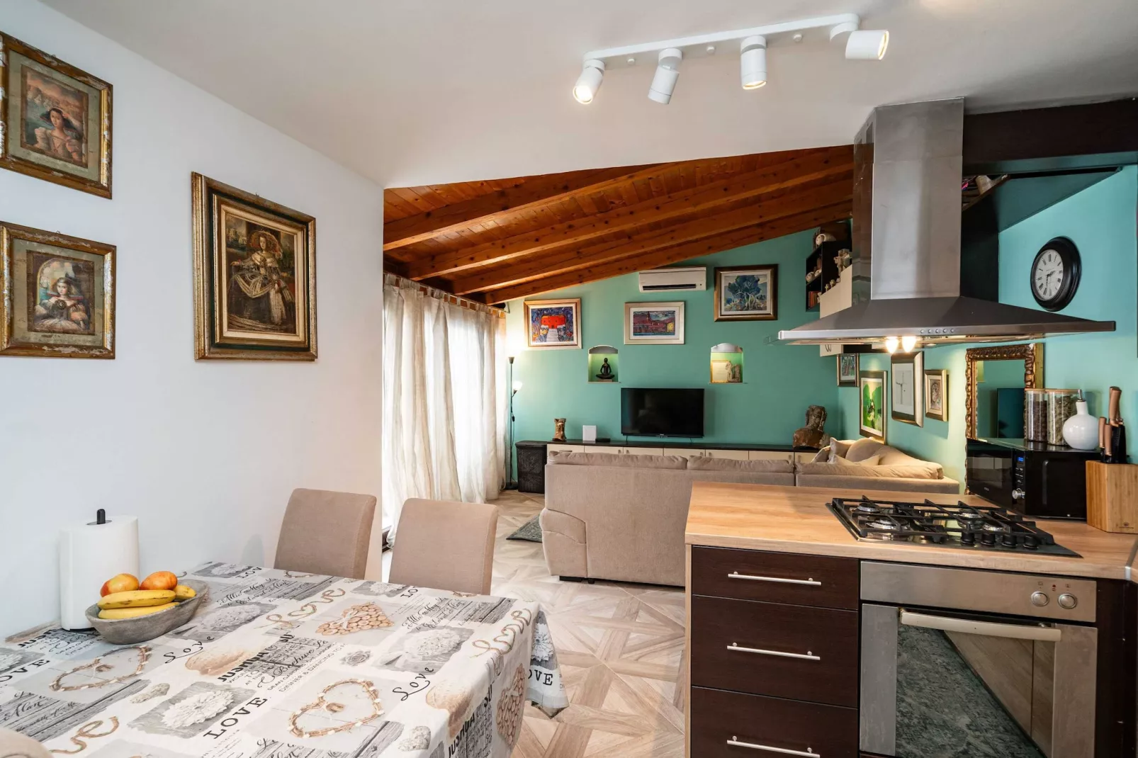 Apartment & Room Sunset Beach - One Bedroom Apartment with Terrace and Garden View-Dining room