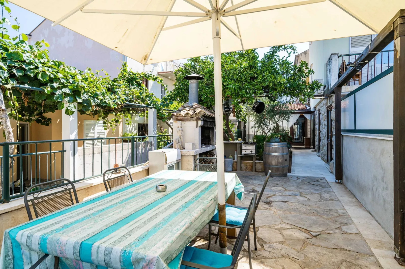 Apartment & Room Sunset Beach - One Bedroom Apartment with Terrace and Garden View-Terrace