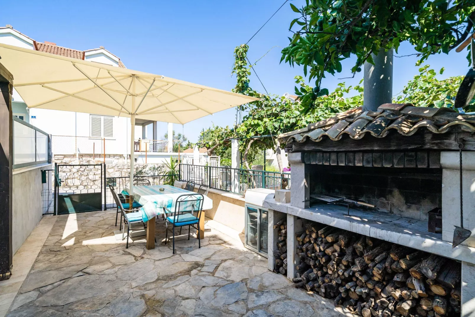 Apartment & Room Sunset Beach - One Bedroom Apartment with Terrace and Garden View-Terrace